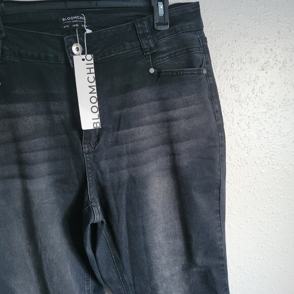 BloomChic Woman's Black Jeans - Picture 4 of 6